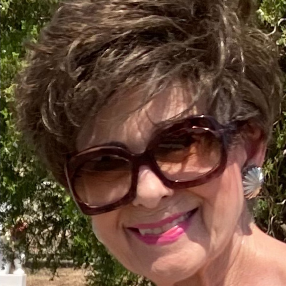 Meet your Posher, Sharon